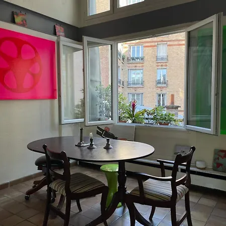 Charming Bedroom In A House Privat bolig